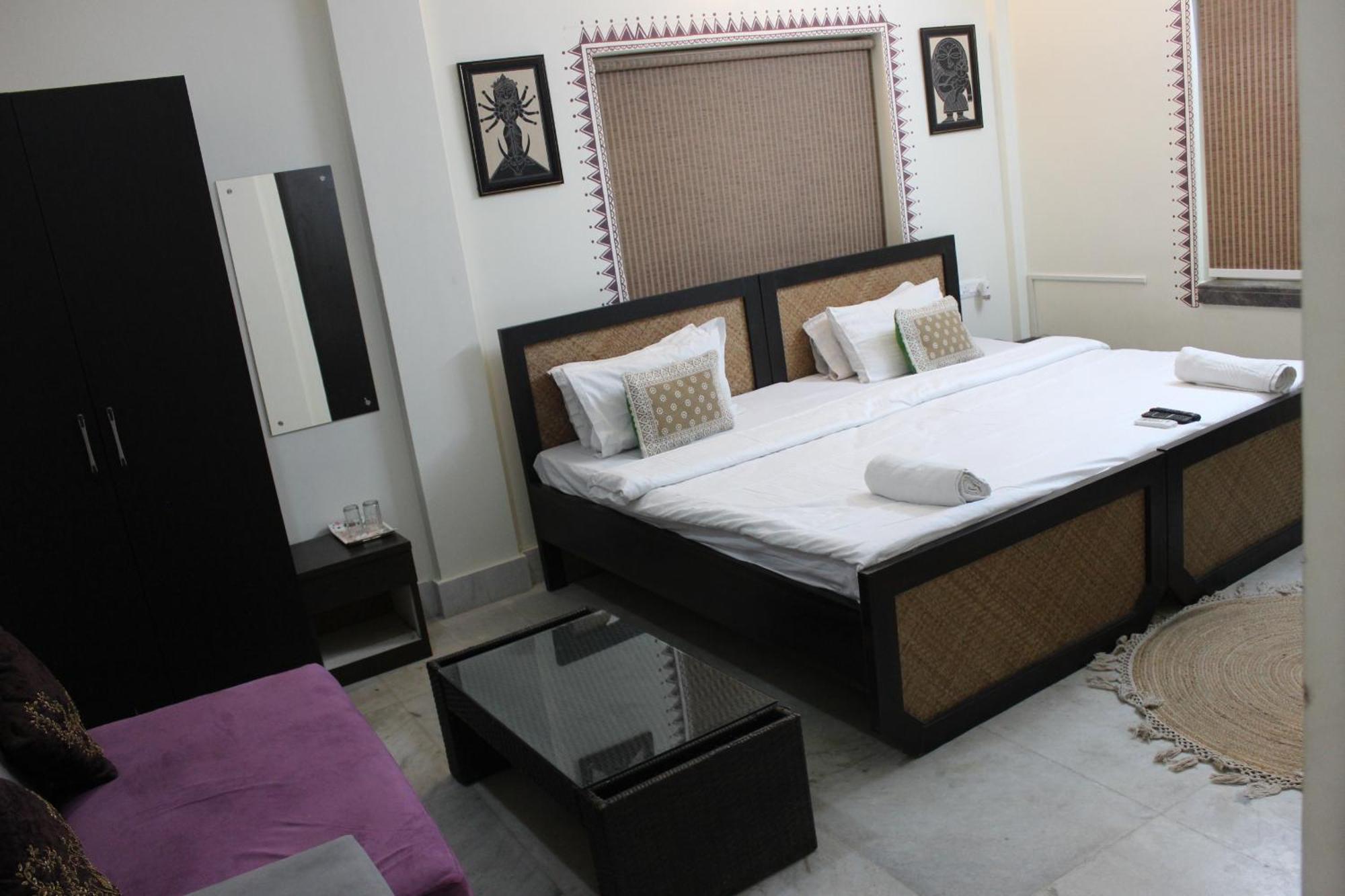 Hotel Kolam Shānti Niketan Exterior foto